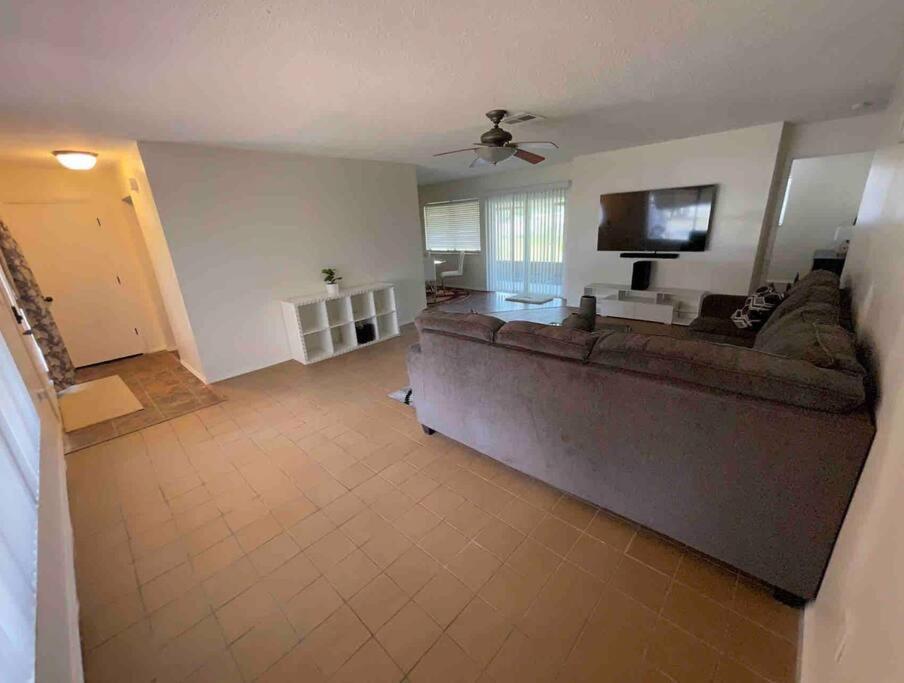 לייקלנד Lakeside Retreat - 3 Bedroom, 2 Bathroom House By The Lake מראה חיצוני תמונה