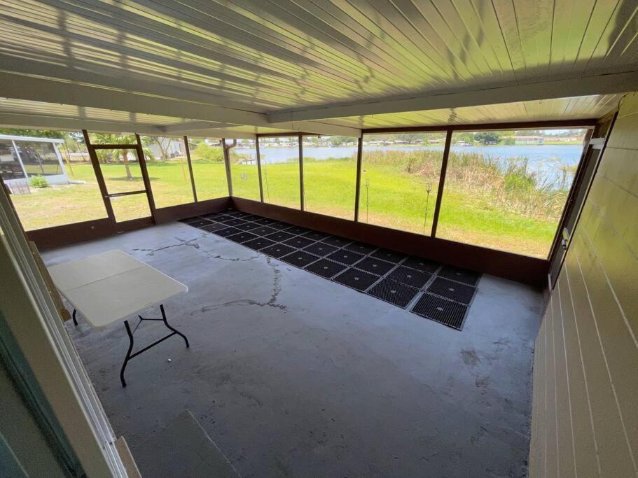 לייקלנד Lakeside Retreat - 3 Bedroom, 2 Bathroom House By The Lake מראה חיצוני תמונה