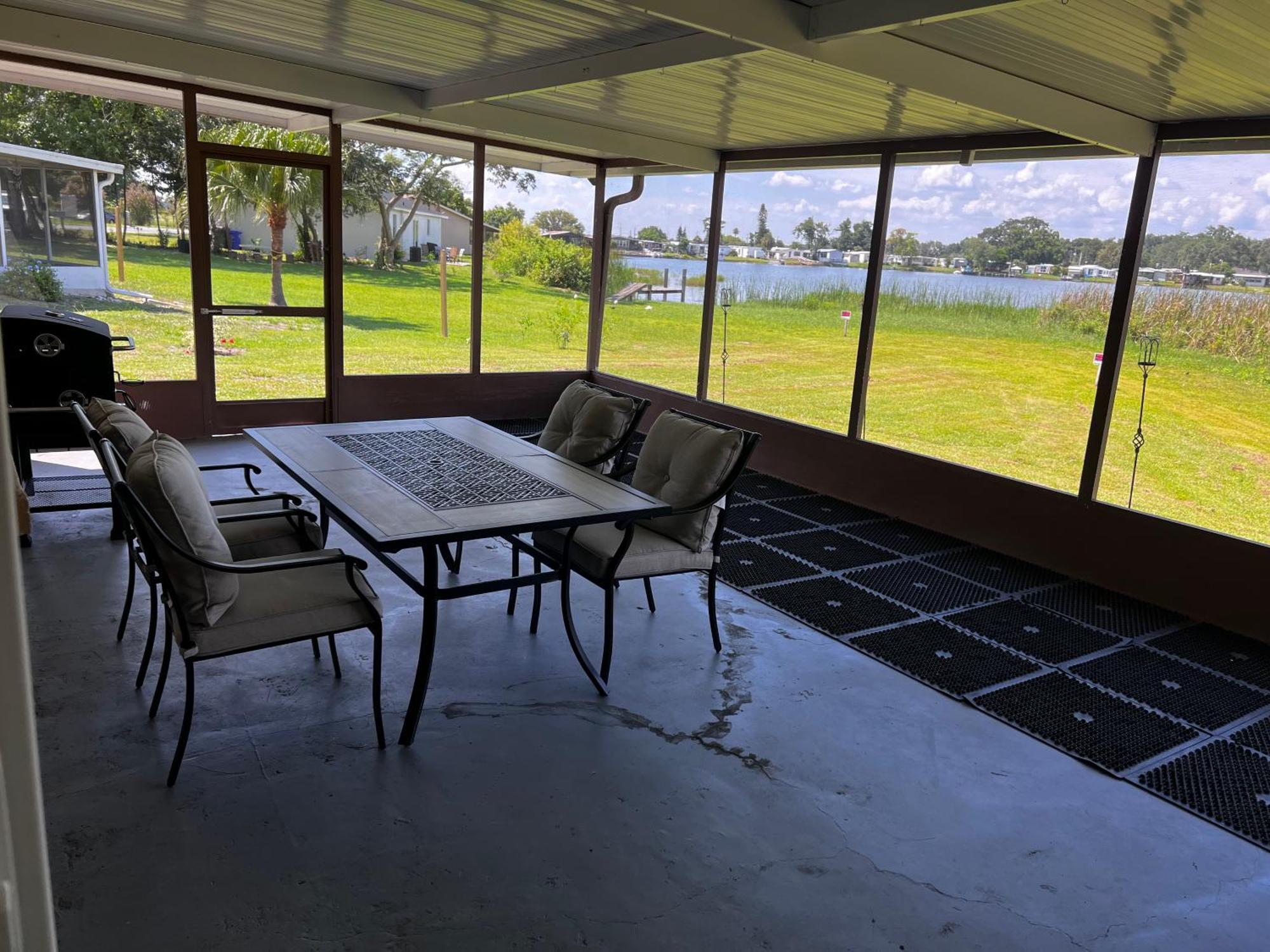 לייקלנד Lakeside Retreat - 3 Bedroom, 2 Bathroom House By The Lake מראה חיצוני תמונה
